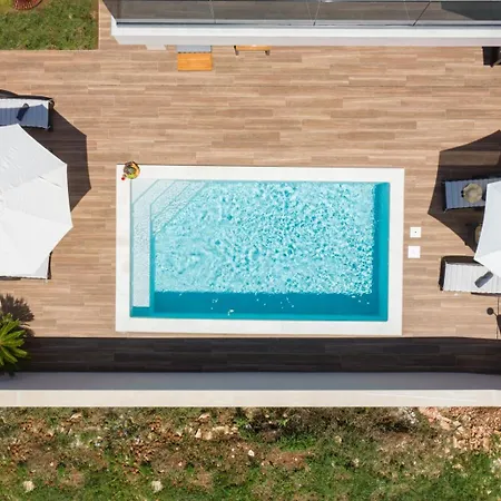 Lumea - Brend New 4-bedroom With Pool *