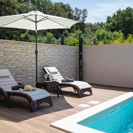 Lumea - Brend New 4-bedroom With Pool *