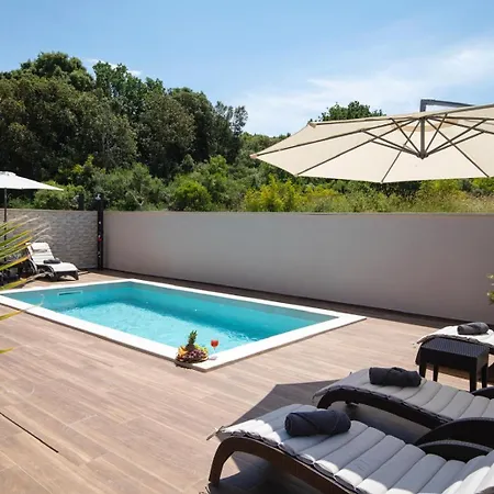 ヴィラ Lumea - Brend New 4-bedroom With Pool *