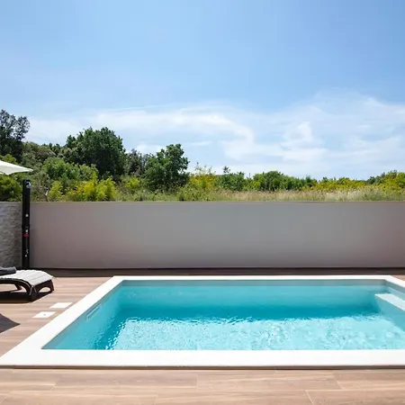 Lumea - Brend New 4-bedroom With Pool *