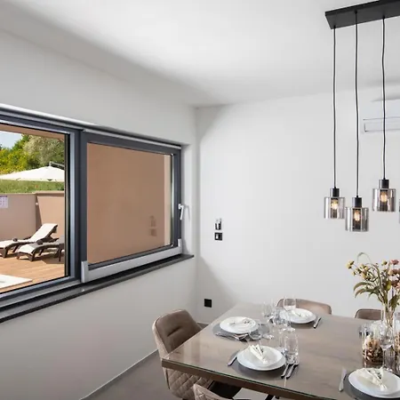 Lumea - Brend New 4-bedroom With Pool *