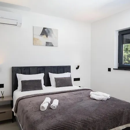 Lumea - Brend New 4-bedroom With Pool ヴィラ